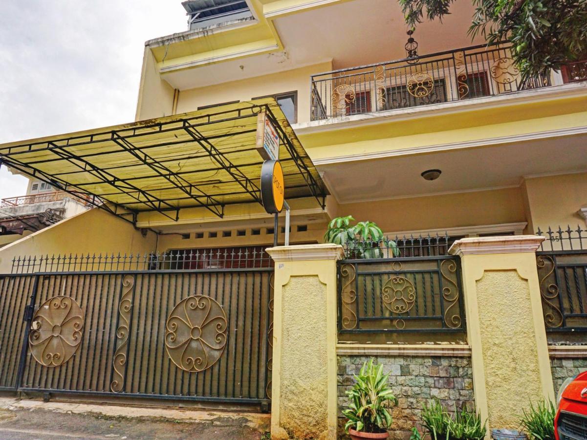 Spot On 90295 Simprug Residence Джакарта Екстериор снимка